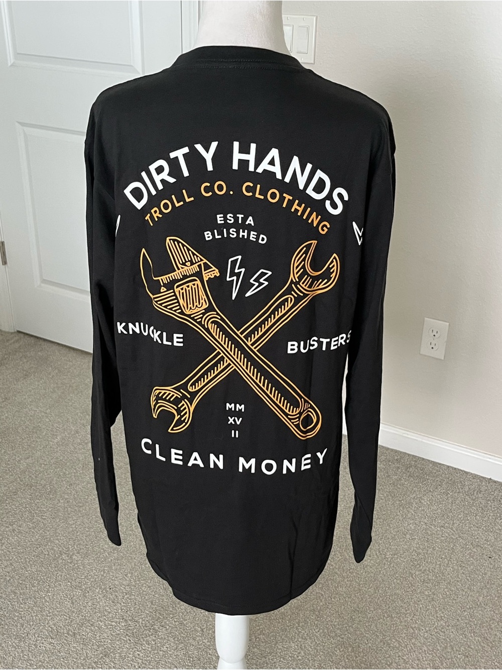 NWT Troll and Company Dirty Hands Mens Black Long Sleeve Graphic Tee Size Medium